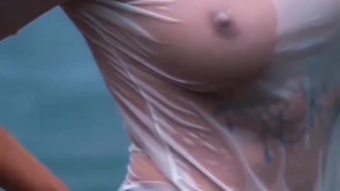 Look hos she's coming out as a mermaid