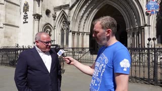 Ezra Levant speaks outside court after Tommy Robinson is released