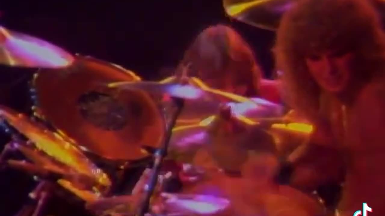 DREAMS I’LL NEVER SEE ~ MOLLY HATCHET 🪓 ( 4 EDGE !! )