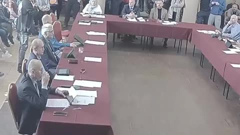 Awantura na Radzie Miejskiej w Lewinie Brzeskim. Poszło o imigrantów.