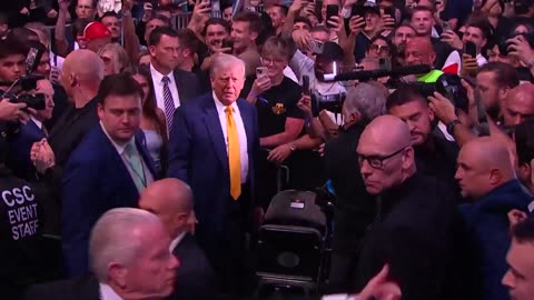 The crowd JUST WENT HAYWIRE for President Donald Trump’s walkout