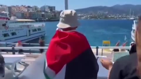 Isrealis fleeing Isreal in Cyrus get a warm reception