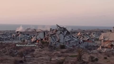 IOF soldiers fire directly at Palestinians waiting for food at an aid distribution center in Gaza