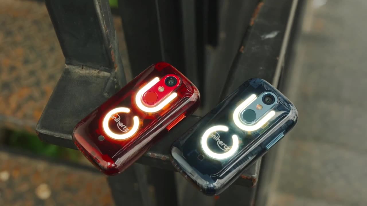 World smallest smartphone