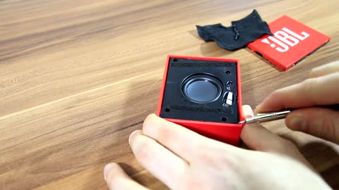Look inside JBL GO Portable bluetooth Speaker & dB SPL test at 1m