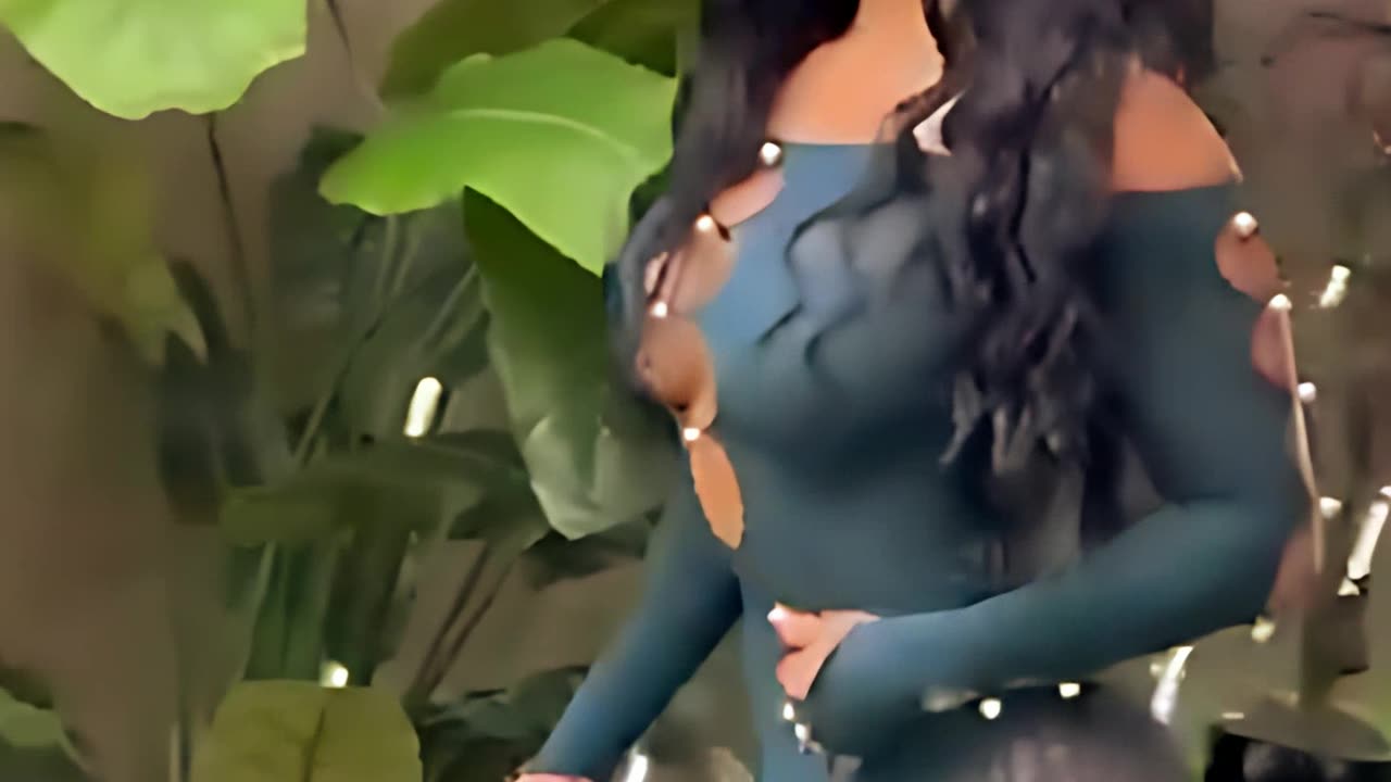 Party-Ready! 🎉 Trendiest Dresses for a Night Out