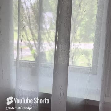 Who's that knocking?