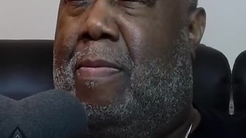 BIG AL FLIES WITH PRESIDENT TRUMP MAKING BIG TRADE DEALS!