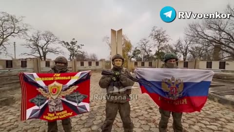 🇷🇺🏙️ Ukraine Russia War | Russian Soldiers Unfurl Flags in Uspenovka | RCF