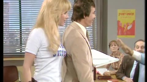 MIND YOUR LANGUAGE S02E01 - All Present if not Correct