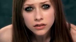 Avril Lavigne - Complicated (Official Musikc Video)