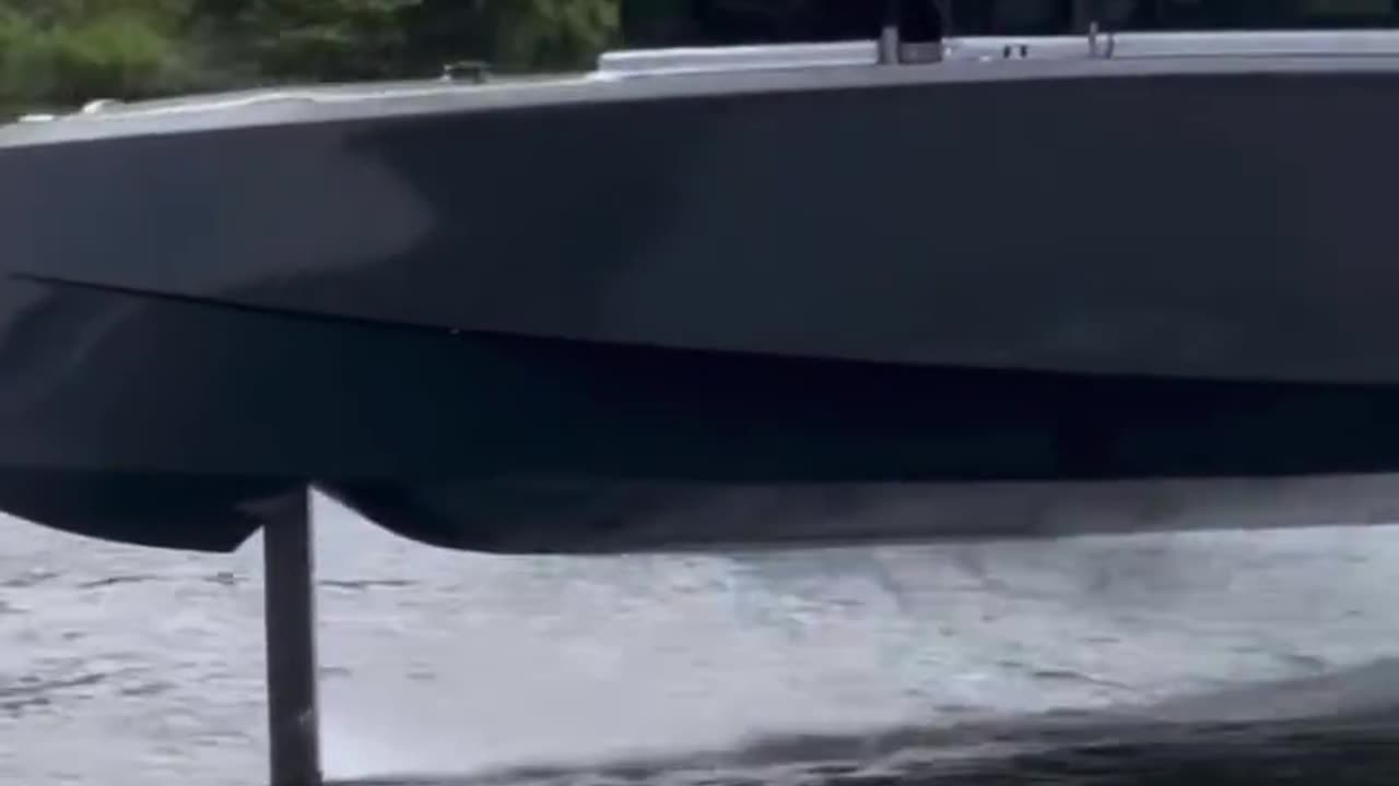 When the boat start's walking on water (via:@jeysonportillo876)