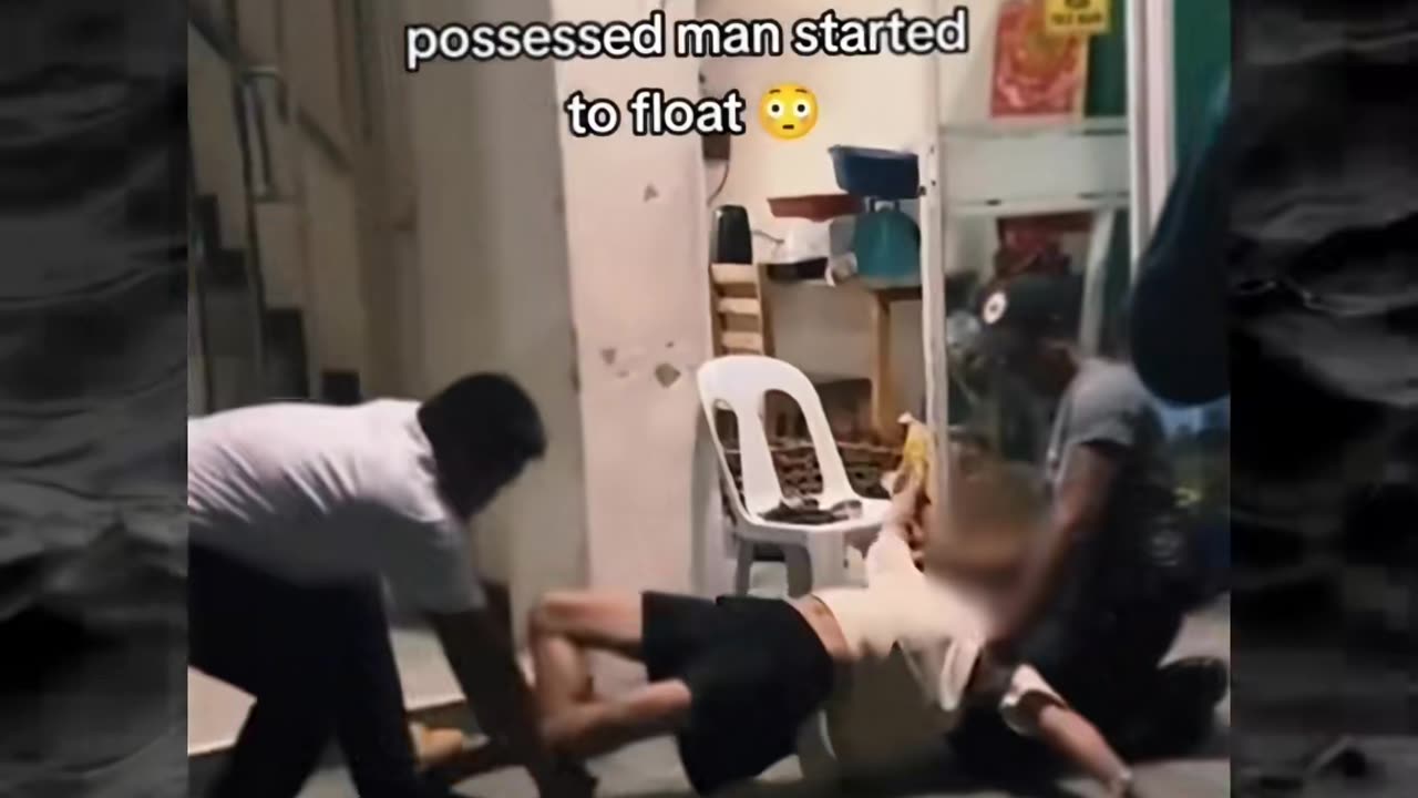 😱👀 Something Creepy Caught in the Dark! | TheHauntingHour