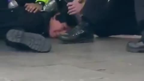 Teen dressed for Comic Con mistaken for mass shooter In London