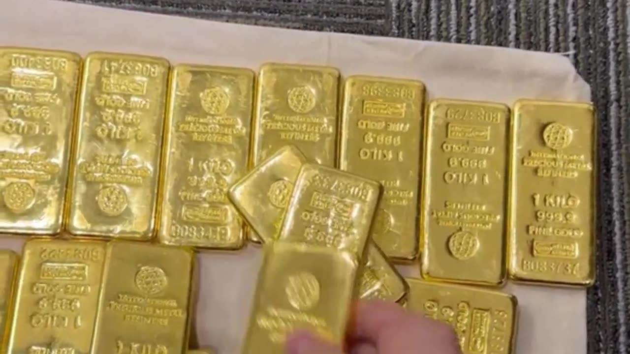 Why people invest in gold 🪙