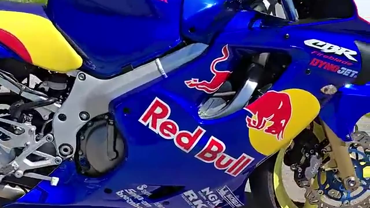 "Is the Red Bull Honda CBR 600 Overhyped? Shocking Walkaround at Lagoon Utah Reveals All!"