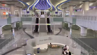 China's Guanzhou Train Station Has Mini-Library