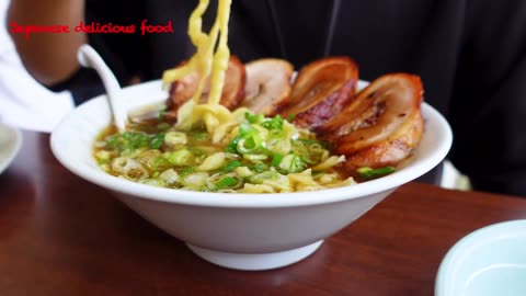 【Japanese Street Food】Why This Ramen & Gyoza Shop Is Always Packed | 爆売れ餃子ラーメン店の秘密
