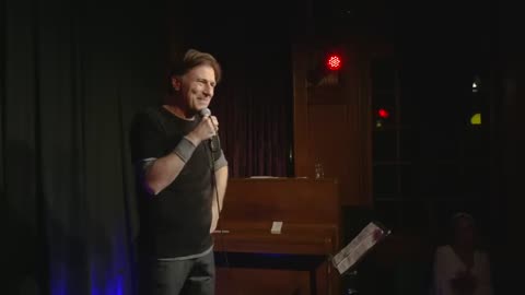 Hausdurchsuchung! Comedian legt sich mit dem Staat an und schützt NORBERT BOLZ