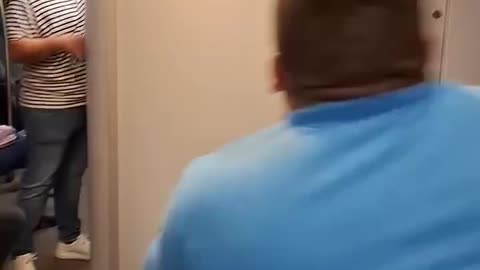 Lakatos Kevinék helyjegye a vonaton