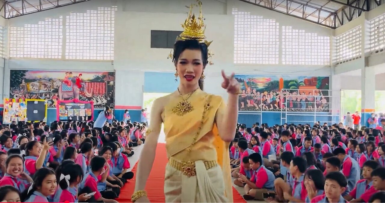 👑 Stunning Thai Teen Girls Beauty Pageant at Rural School | Elegance & Culture 🌸✨
