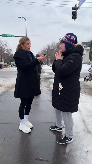 🇺🇸 A leftist woman said she “feels kind of wrong” for paying her respects
