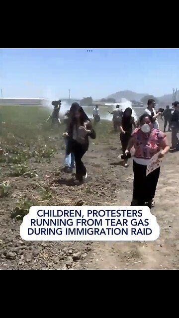 MIGRANT CHILDREN CAUGHT WORKING🎬🌾👯🌱🚨🚔👮‍♂️AT MARIJUANA FIELD IN CALIFORNIA👮🌿🚸👯‍♀️🍃🚁💫