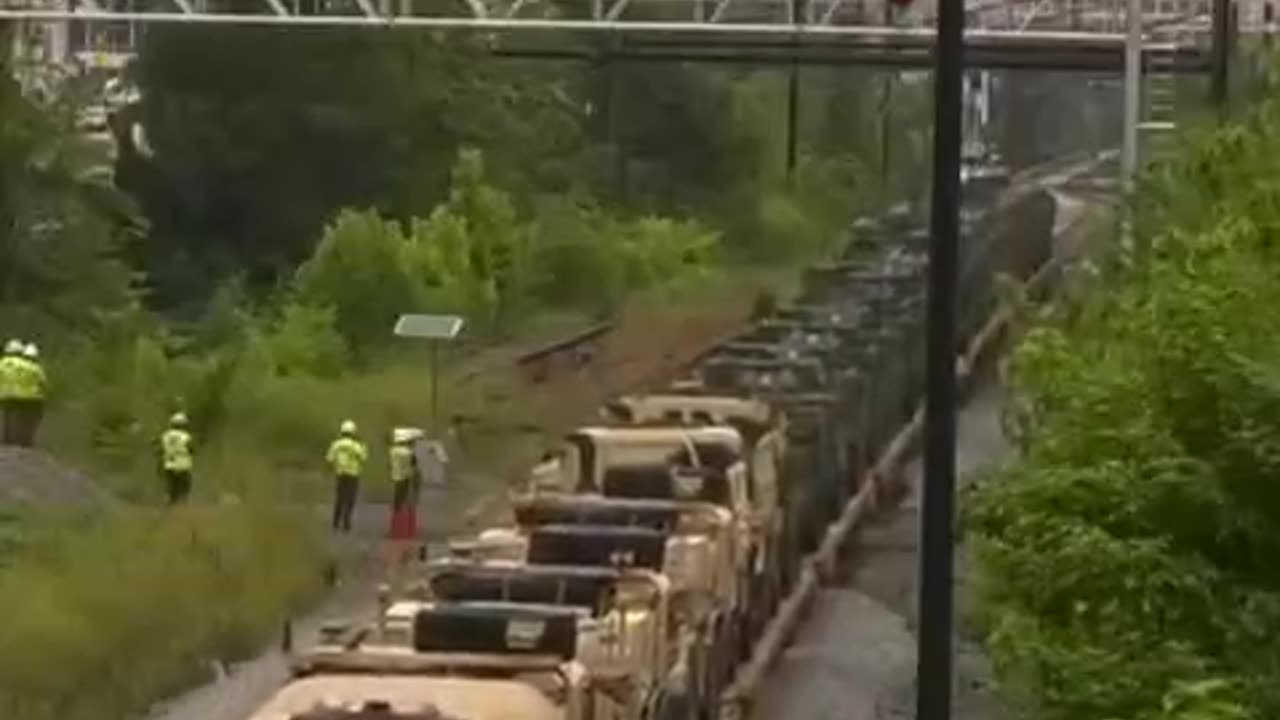 Meanwhile Tanks rolling into DC for next weekend's parade 💥