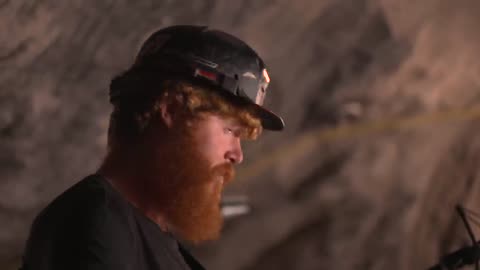 Oliver Anthony Music - Ole Red (Live From The Coal Mines)