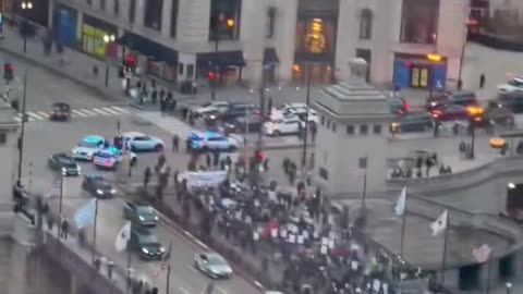 Chicago resident reporting “Don’t let the media fool you.