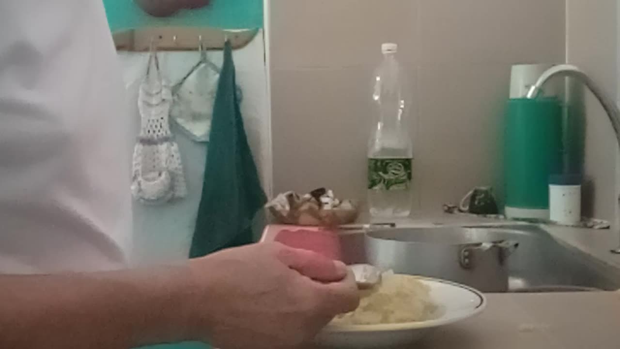 Me regalan un paquete de papa instantánea e intento hacerlo