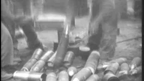 Howitzer crew, Iwo Jima - Howitzer crew, Iwo Jima - 428-npc-11029