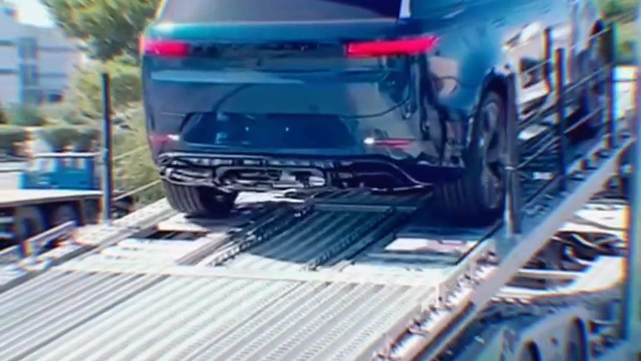 Witness the Range Rover Unload! | Epic Open Car Shipping Adventure