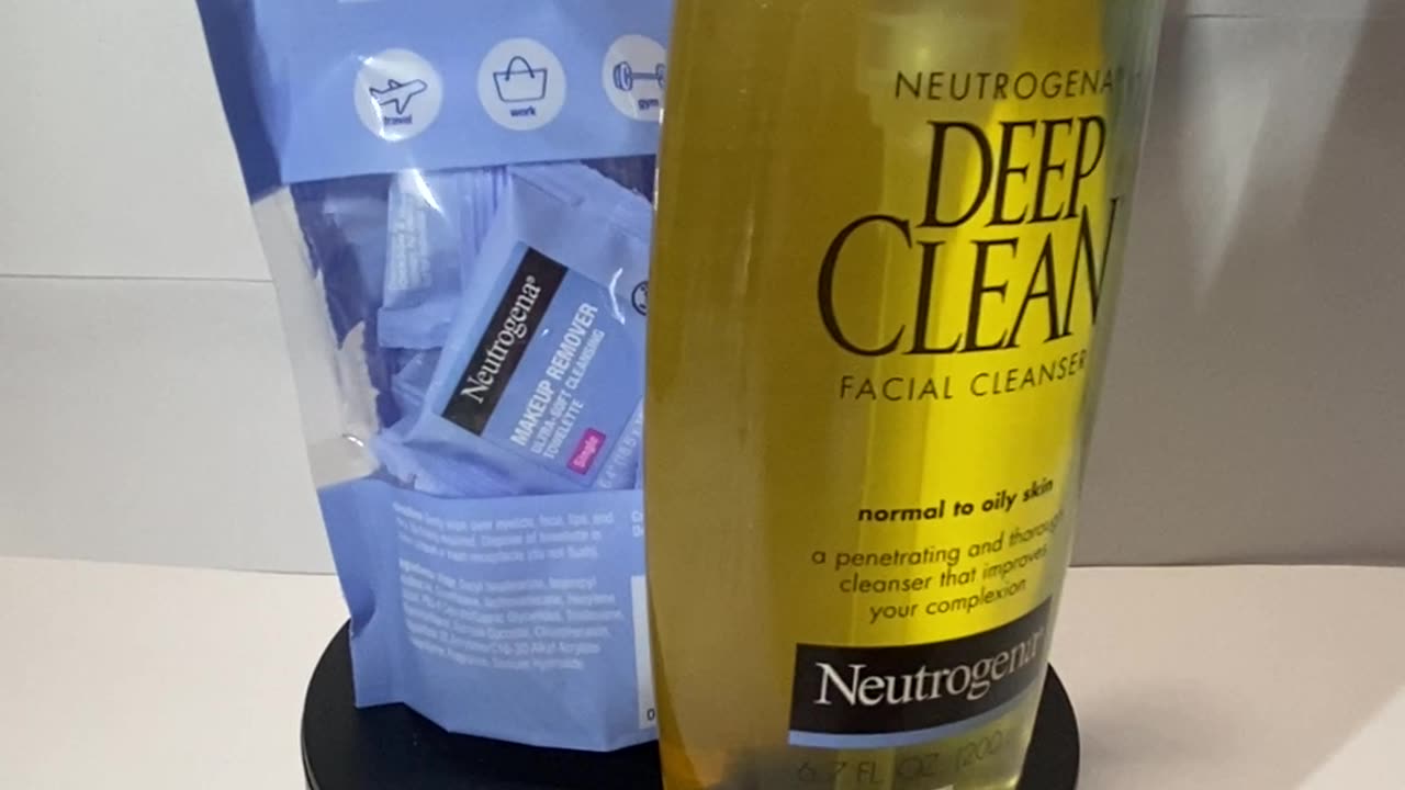 Buy It Now: Neutrogena Facial Cleansing Set: Makeup Remover Towelettes + Liquid Facial Cleanser