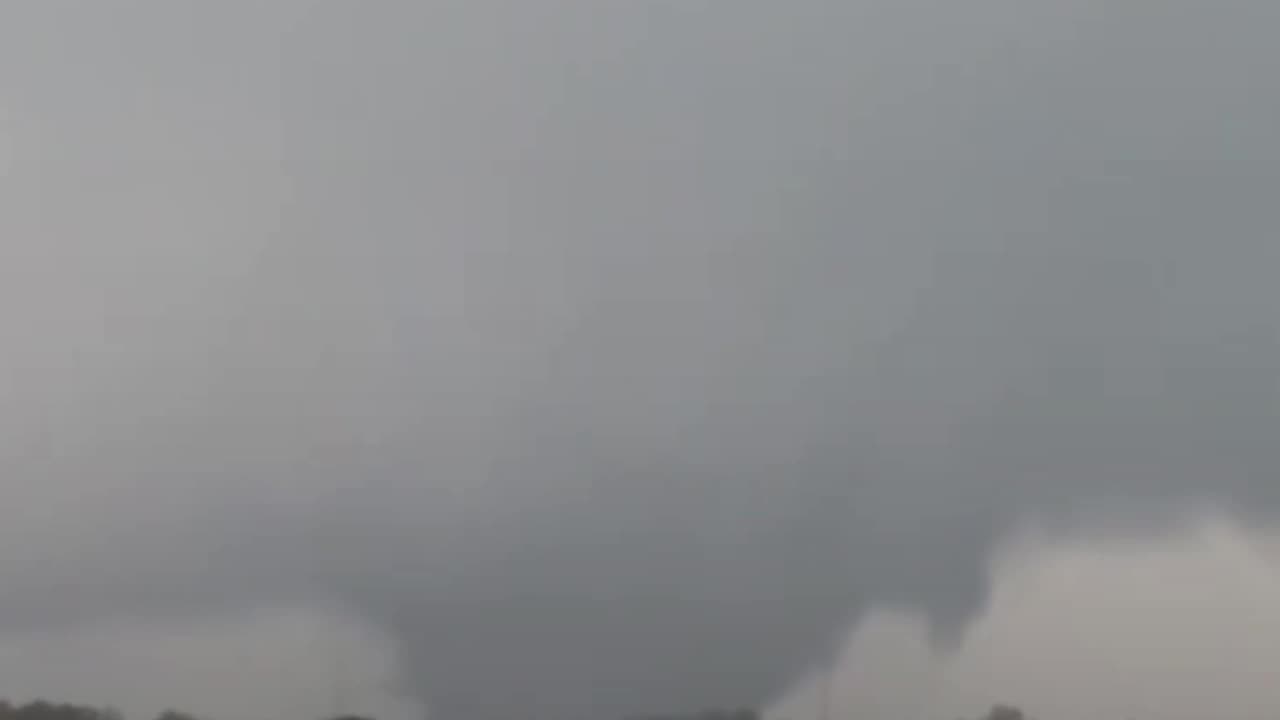 Enorme tornado amenaza el noreste de Arkansas (EE.UU.)