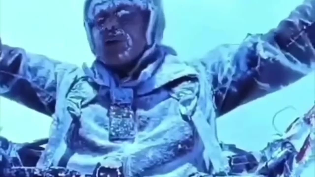 A new record, for flying without oxygen, set by a Chinese glider fan