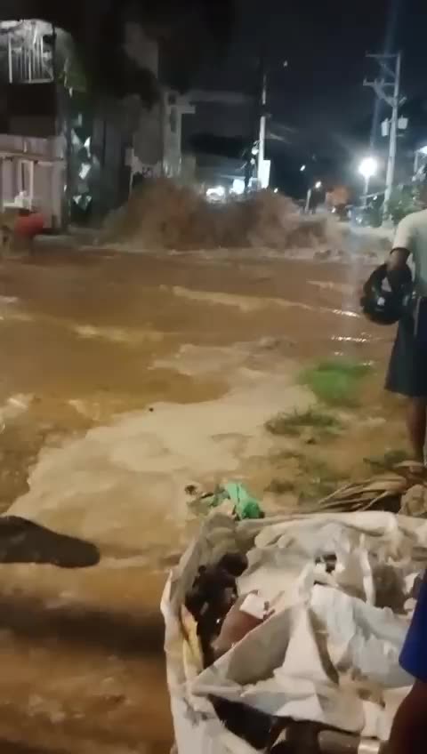 Video: el drama de una iglesia afectada por rotura de tubo en Henequén