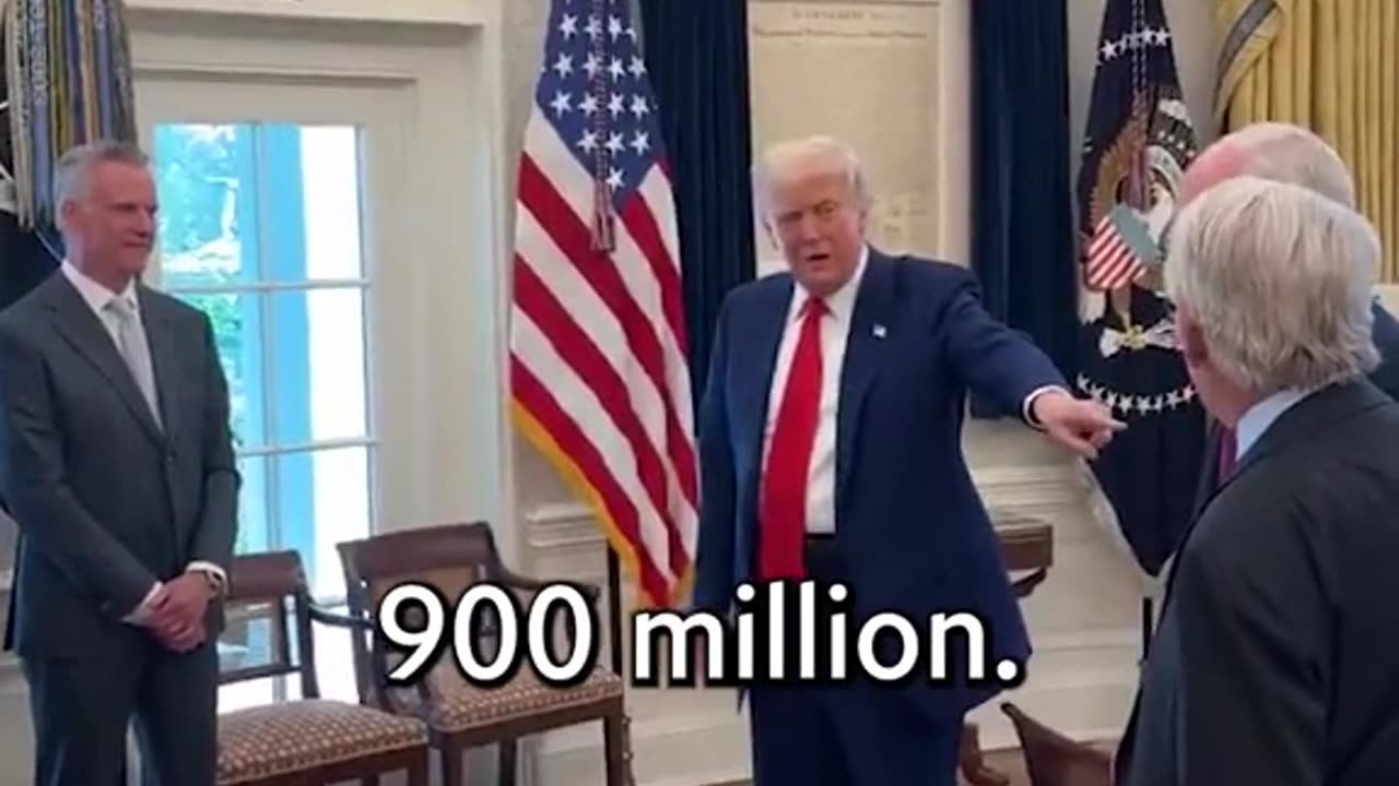 Trump in a discussion in White House 🏠
