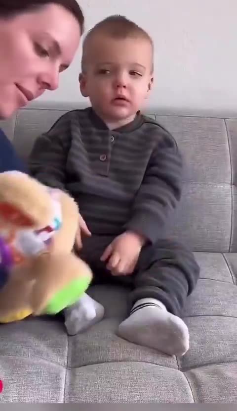 Moms lie down, watch babies reaction!