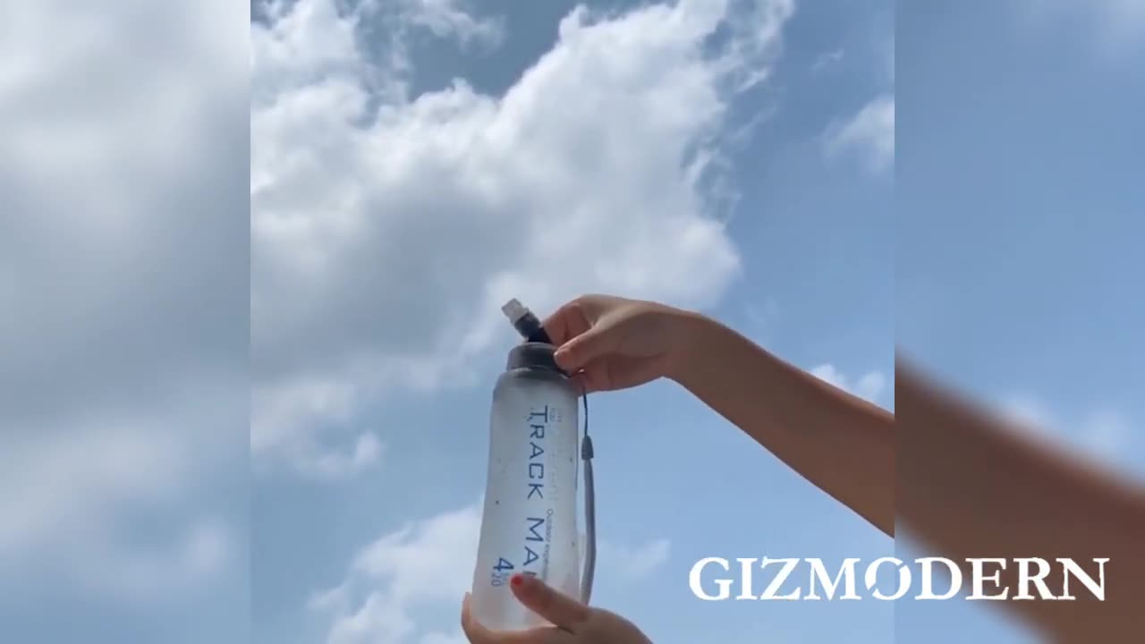 Portable Lightweight Squeeze Water Bottle, with Curved Mouthpiece, for Cycling, Sports & Travel