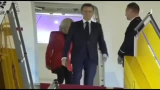 😂🇫🇷OMA klatscht MACRÖNCHEN im Flugzeug noch schnell eine