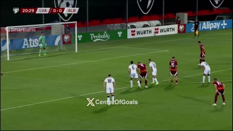 Thomas Strakosha saves penalty! ❌