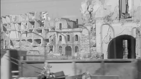 BOMB & SHELL DAMAGE IN HARBOR & CIT... - BOMB & SHELL DAMAGE IN HARBOR & CITY, NAPLES - 428-npc-4935