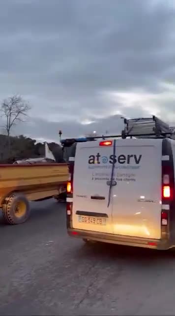 Blocage en cours au péage A9 Croix Sud à Narbonne