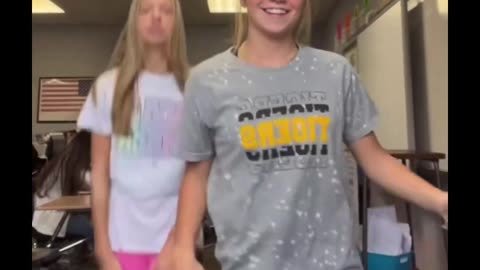 TikTok bop Challenge 🍎