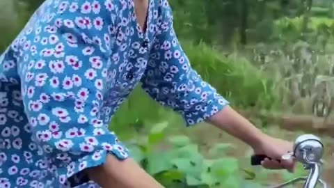 Champa Madan Ko Chor Kar Ja Raha hai