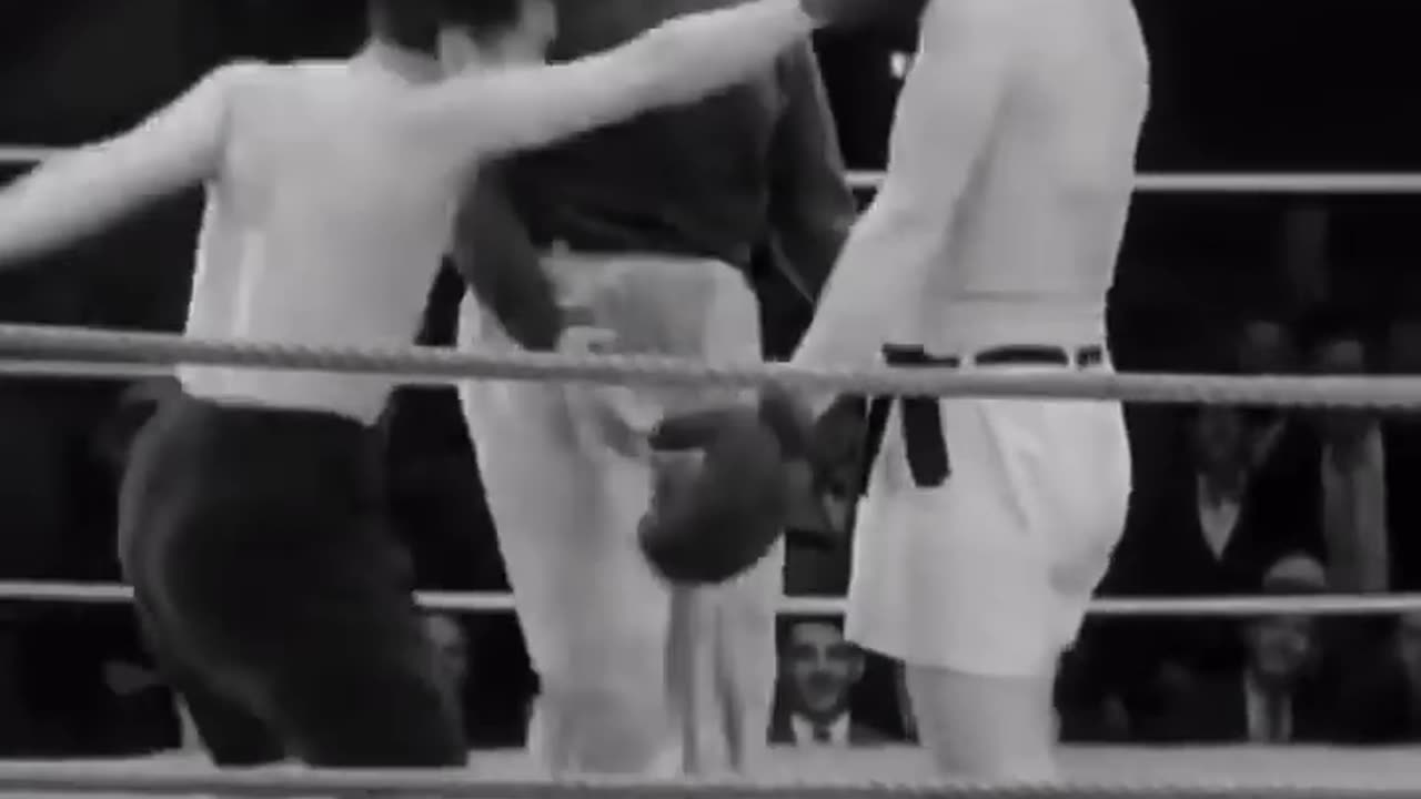 Charlie Chaplin is the most humorous boxer.