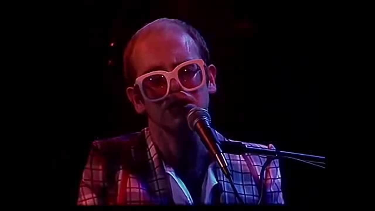 Elton John - Don't Let The Sun Go Down On Me [1978]