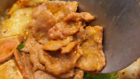 another delicious recepe with RAmen Noodle , trey in this christmas season, yummy