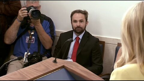 Reporter Highlights Clinton Body Count At Press Briefing